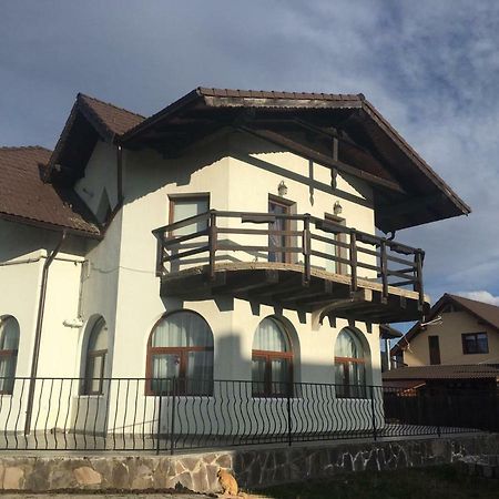 Apartament Ella Rîşnov Exterior foto