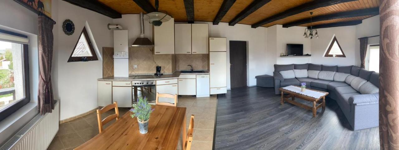 Apartament Ella Rîşnov Exterior foto
